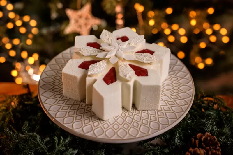 フォーシーズンズホテル東京大手町「スノークリスタル（雪の結晶）」